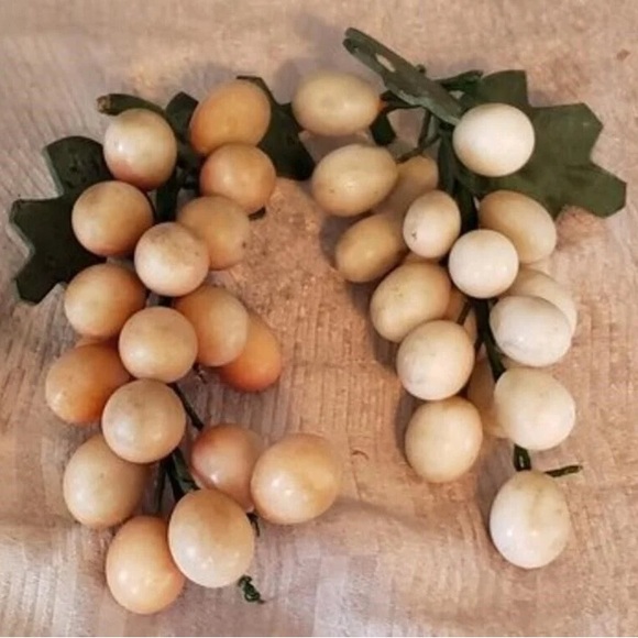Vintage alabaster stone grapes, 2 - Picture 4 of 4